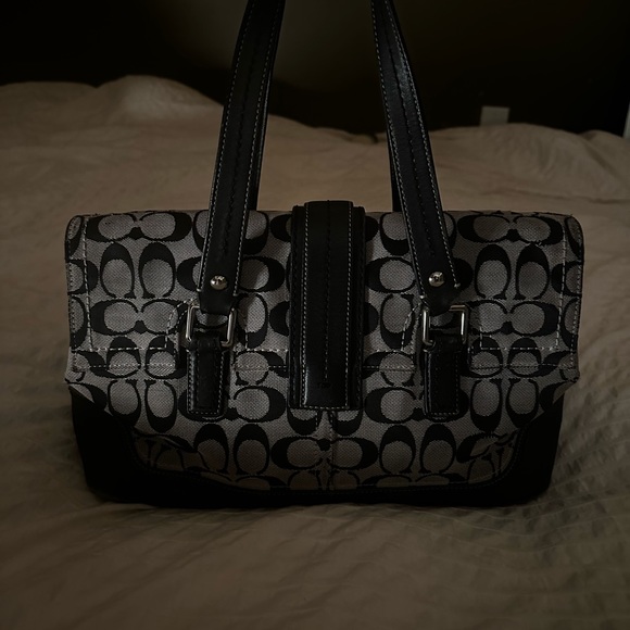 Vintage Coach Hampton Flap Bag - Picture 2 of 8